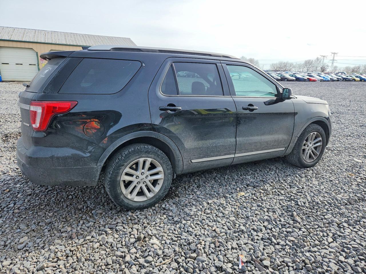 2016 FORD EXPLORER XLT photo 3