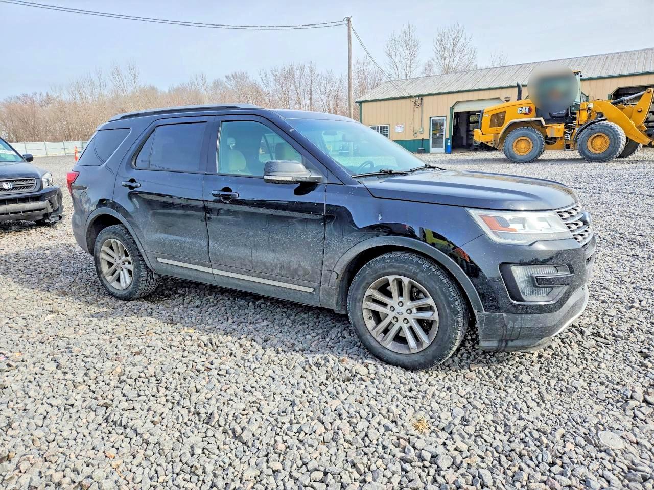 2016 FORD EXPLORER XLT photo 4