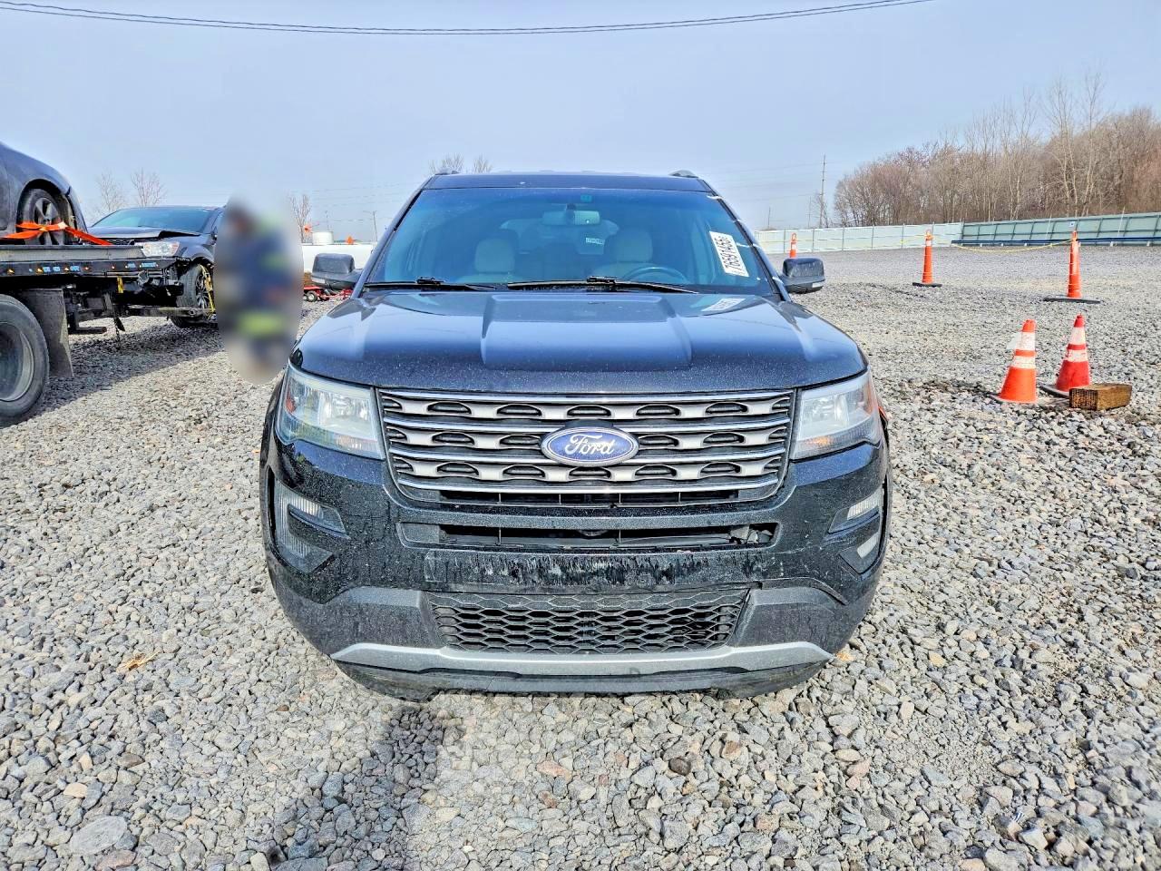 2016 FORD EXPLORER XLT photo 5