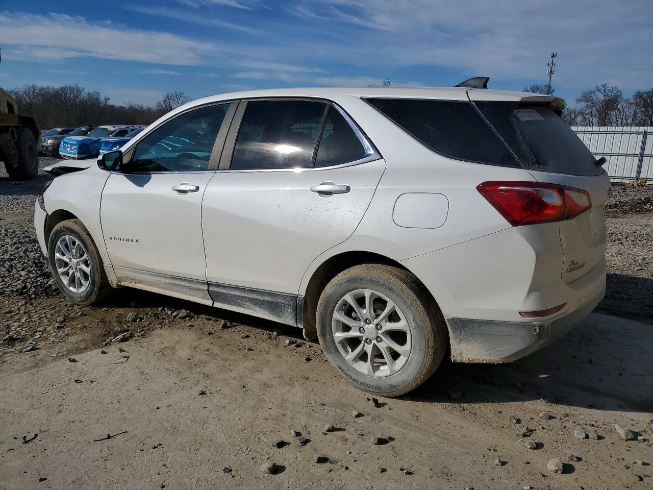 2021 CHEVROLET EQUINOX LT photo 3
