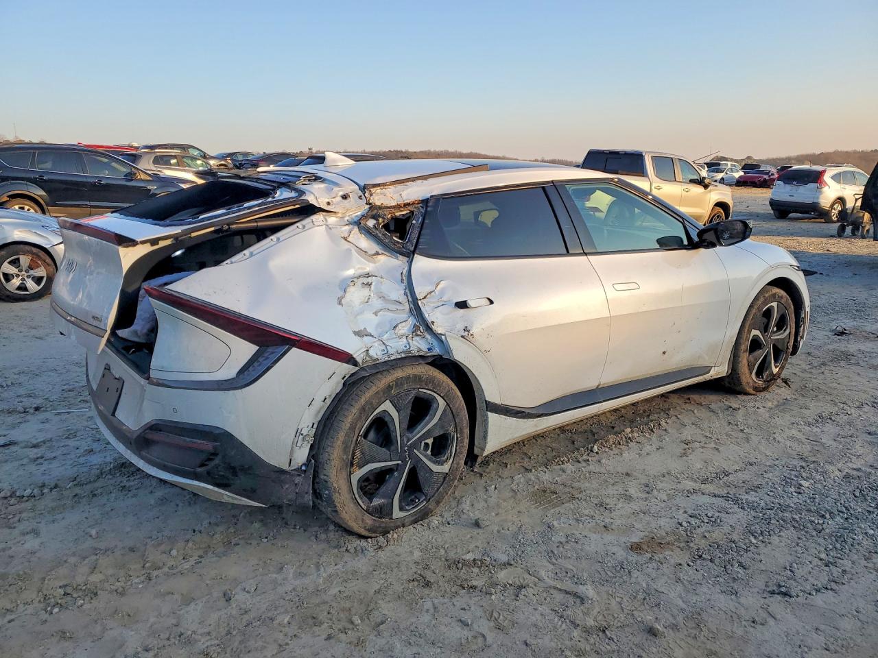 2023 KIA EV6 GT LINE photo 3