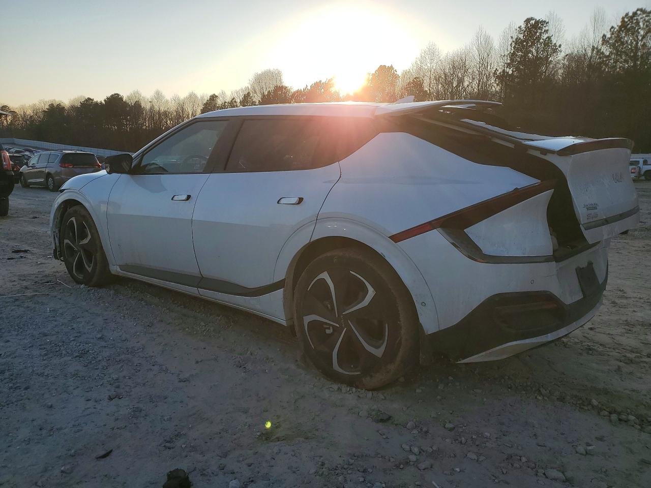 2023 KIA EV6 GT LINE photo 2