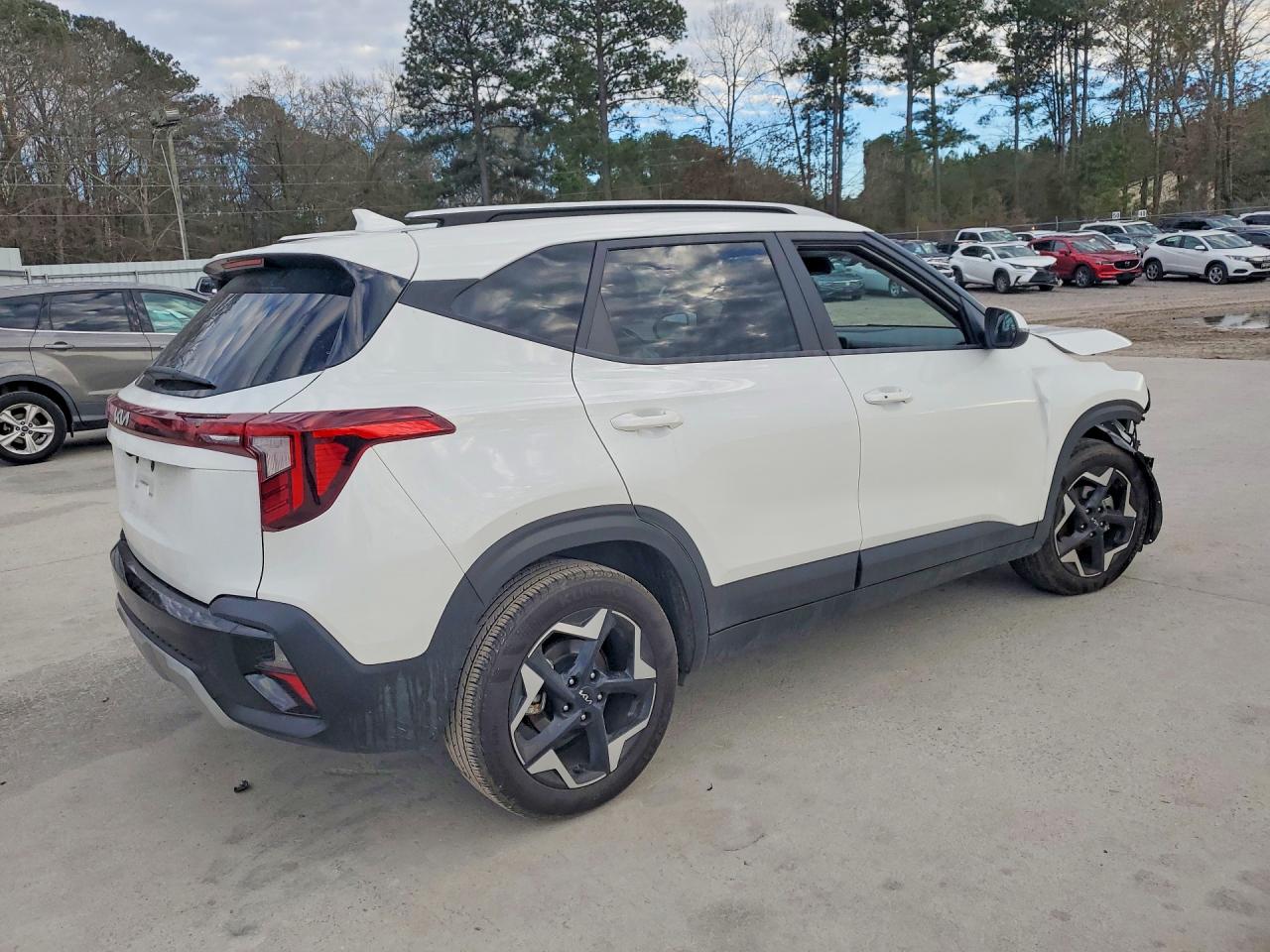 2025 KIA SELTOS S photo 7