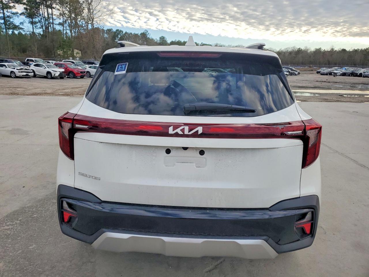 2025 KIA SELTOS S photo 16