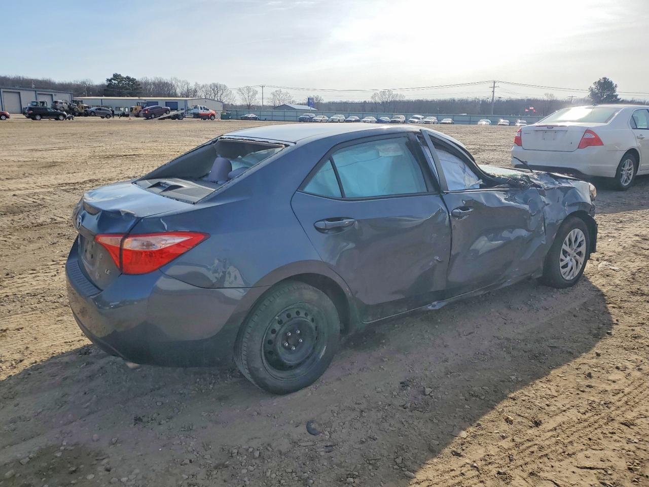 2017 TOYOTA COROLLA L photo 3