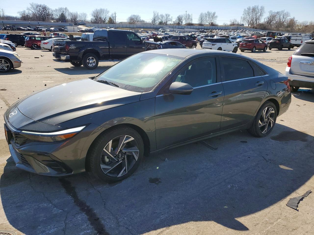 2025 HYUNDAI ELANTRA