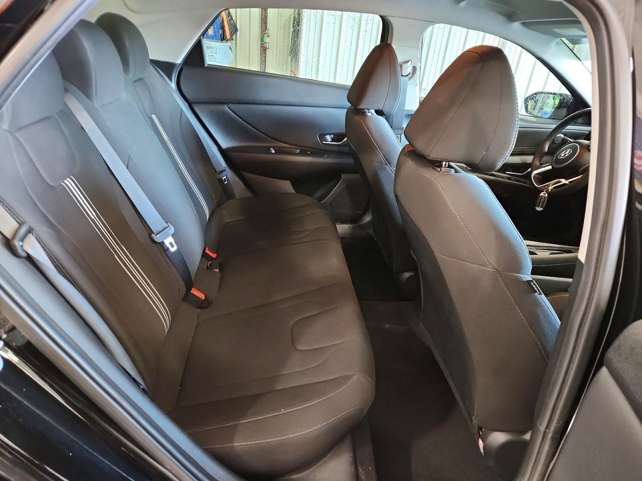 2023 HYUNDAI ELANTRA SEL photo 28