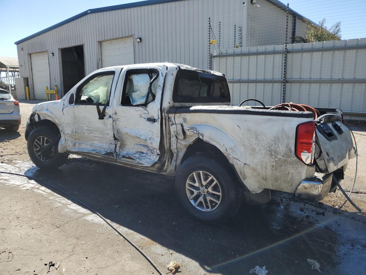 2019 NISSAN FRONTIER S photo 2