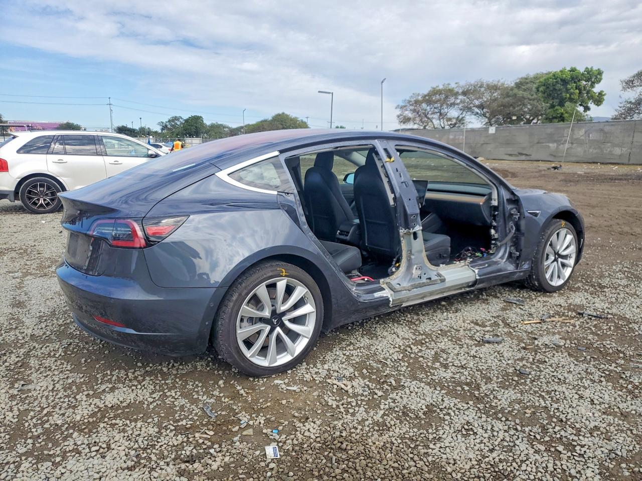 2018 TESLA MODEL 3 photo 3