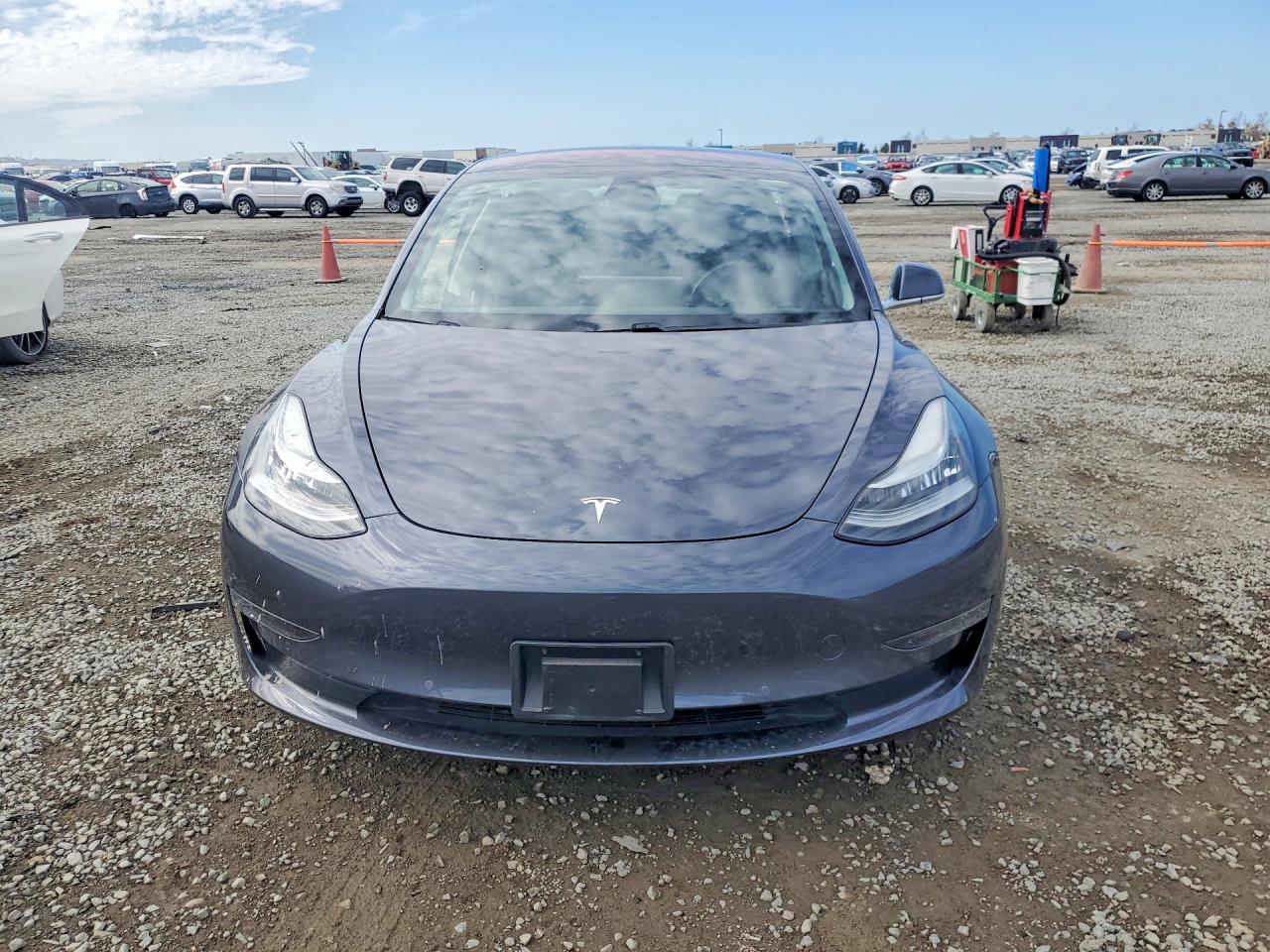 2018 TESLA MODEL 3 photo 5