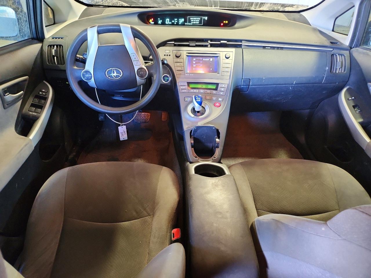 2013 TOYOTA PRIUS THREE photo 8