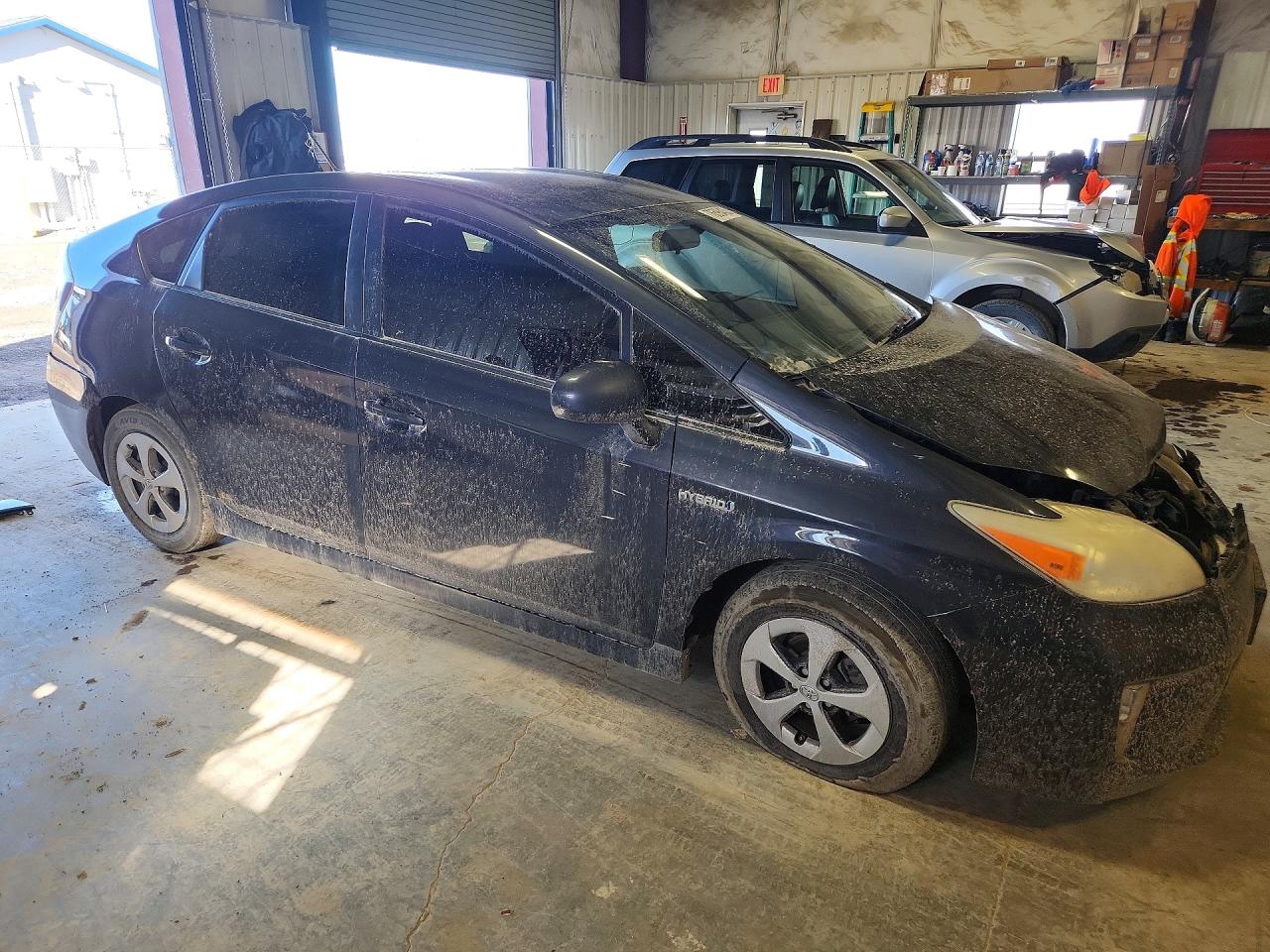 2013 TOYOTA PRIUS THREE photo 4