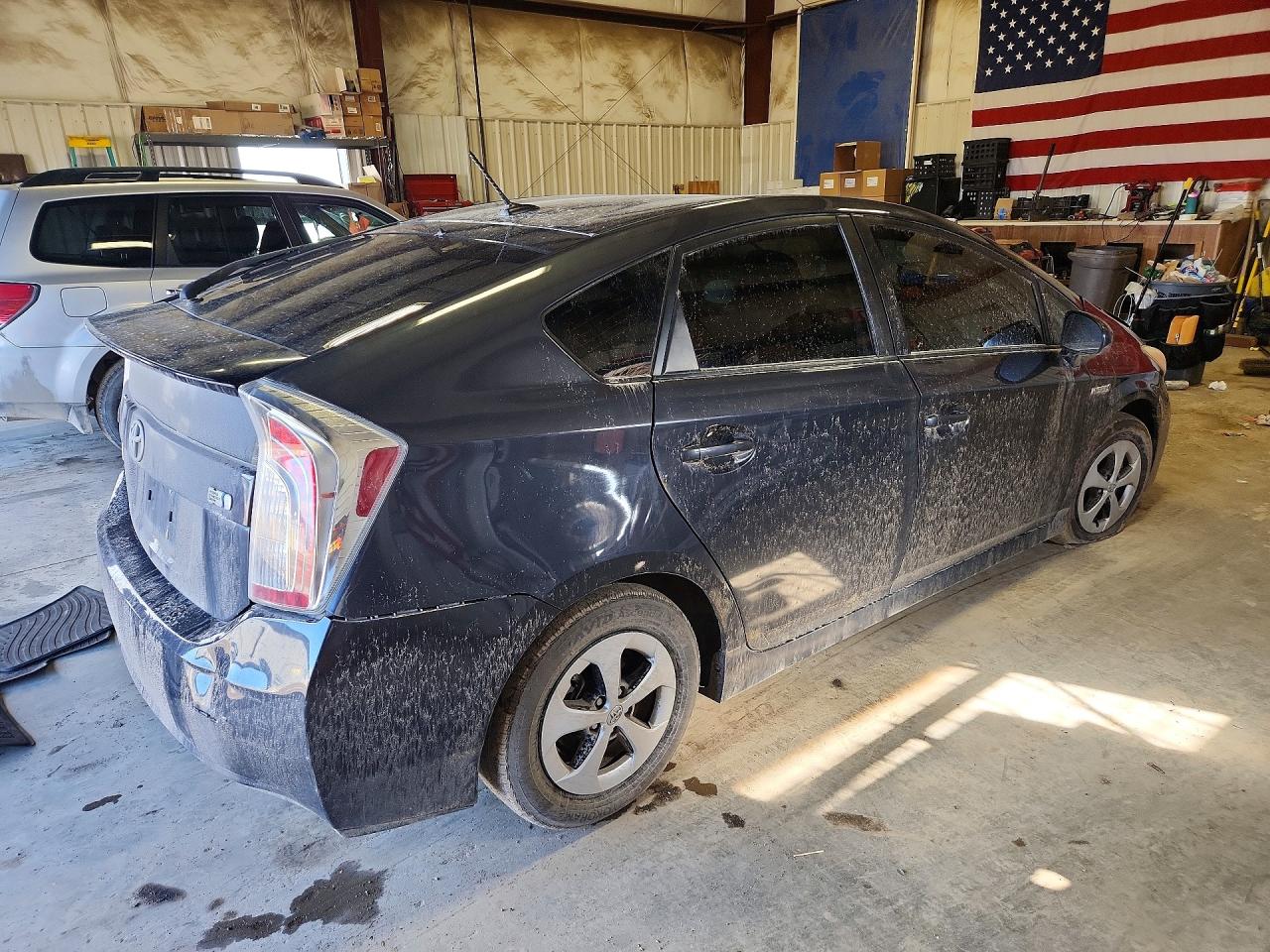 2013 TOYOTA PRIUS THREE photo 3