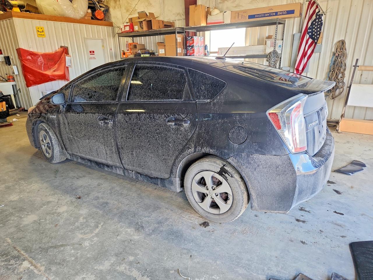 2013 TOYOTA PRIUS THREE photo 2