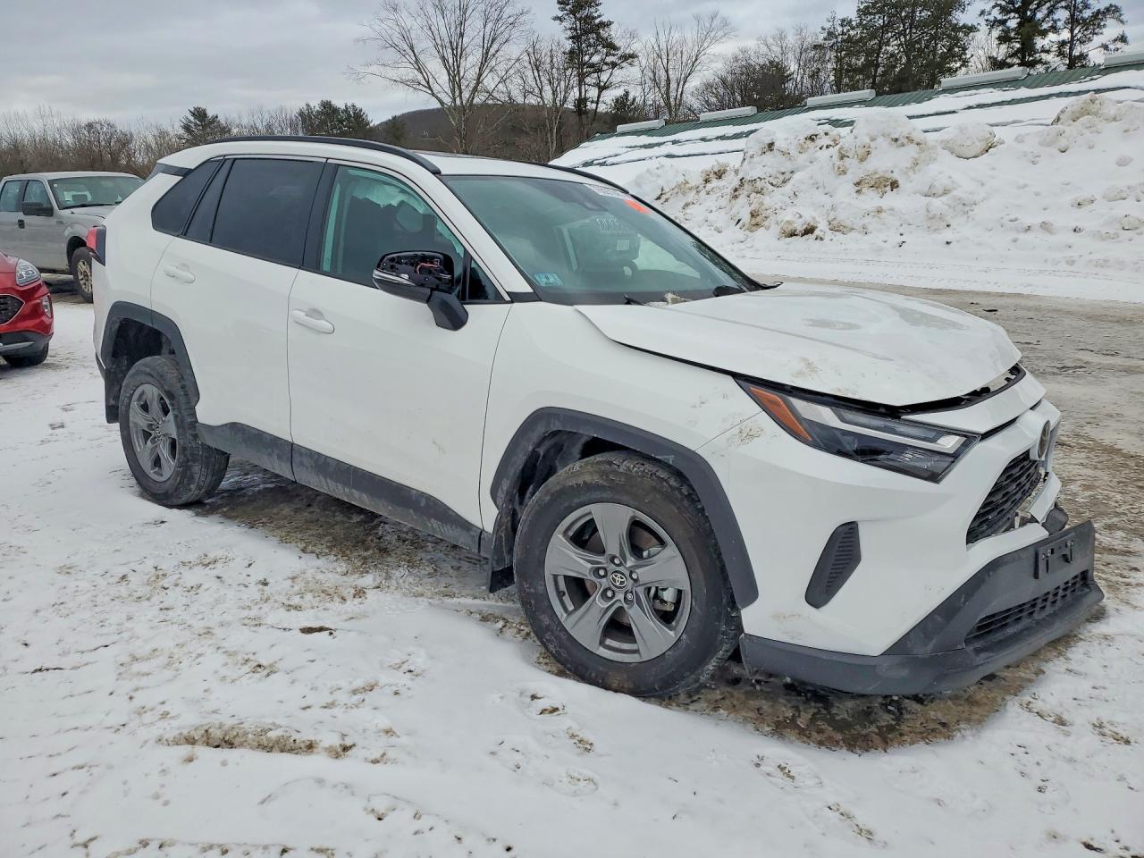 2025 TOYOTA RAV4 XLE photo 10