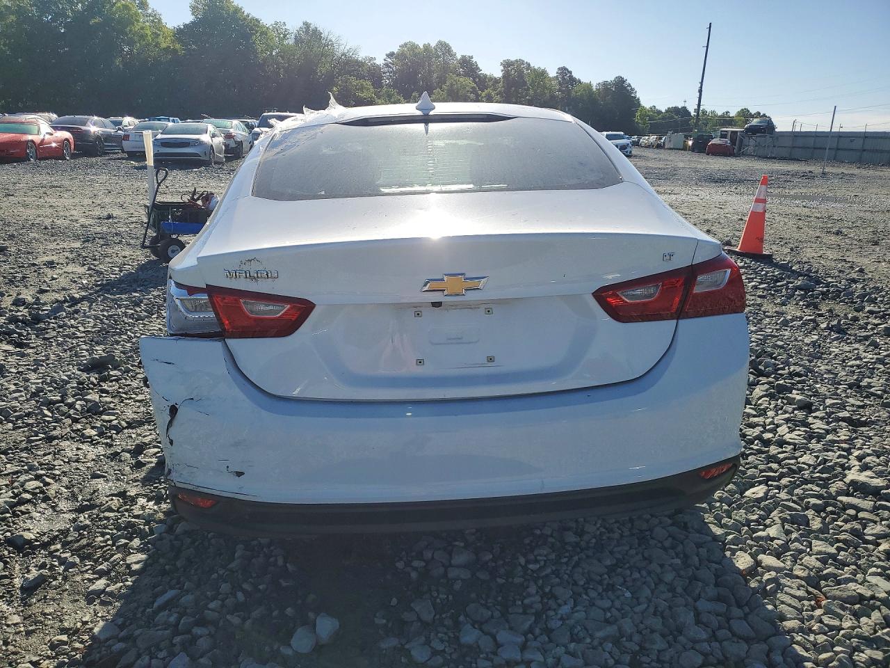 2018 CHEVROLET MALIBU LT photo 16