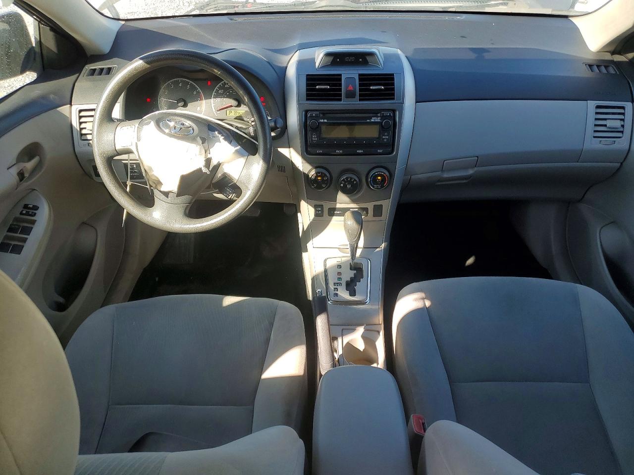 2012 TOYOTA COROLLA LE photo 22