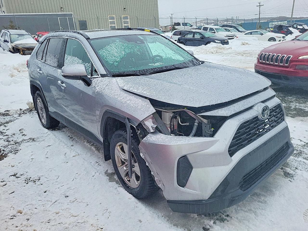 2022 TOYOTA RAV4 XLE photo 7