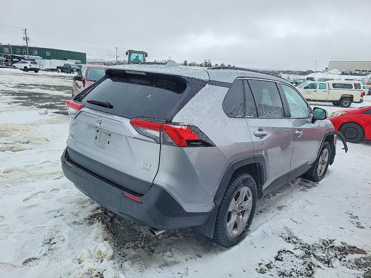 2022 TOYOTA RAV4 XLE photo 5