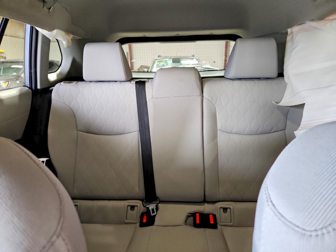 2025 TOYOTA COROLLA CROSS LE photo 19
