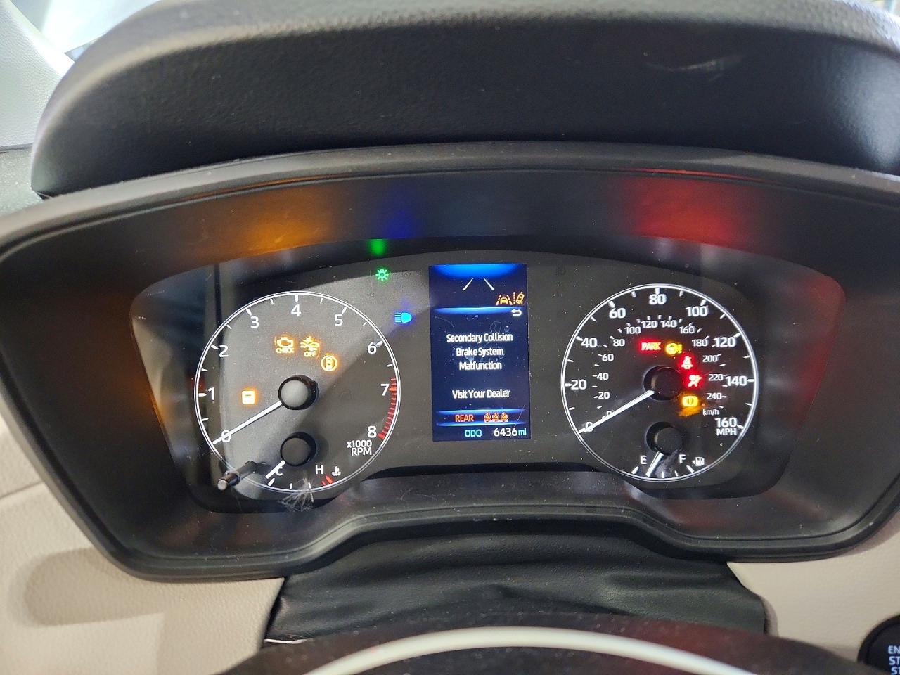2025 TOYOTA COROLLA CROSS LE photo 17