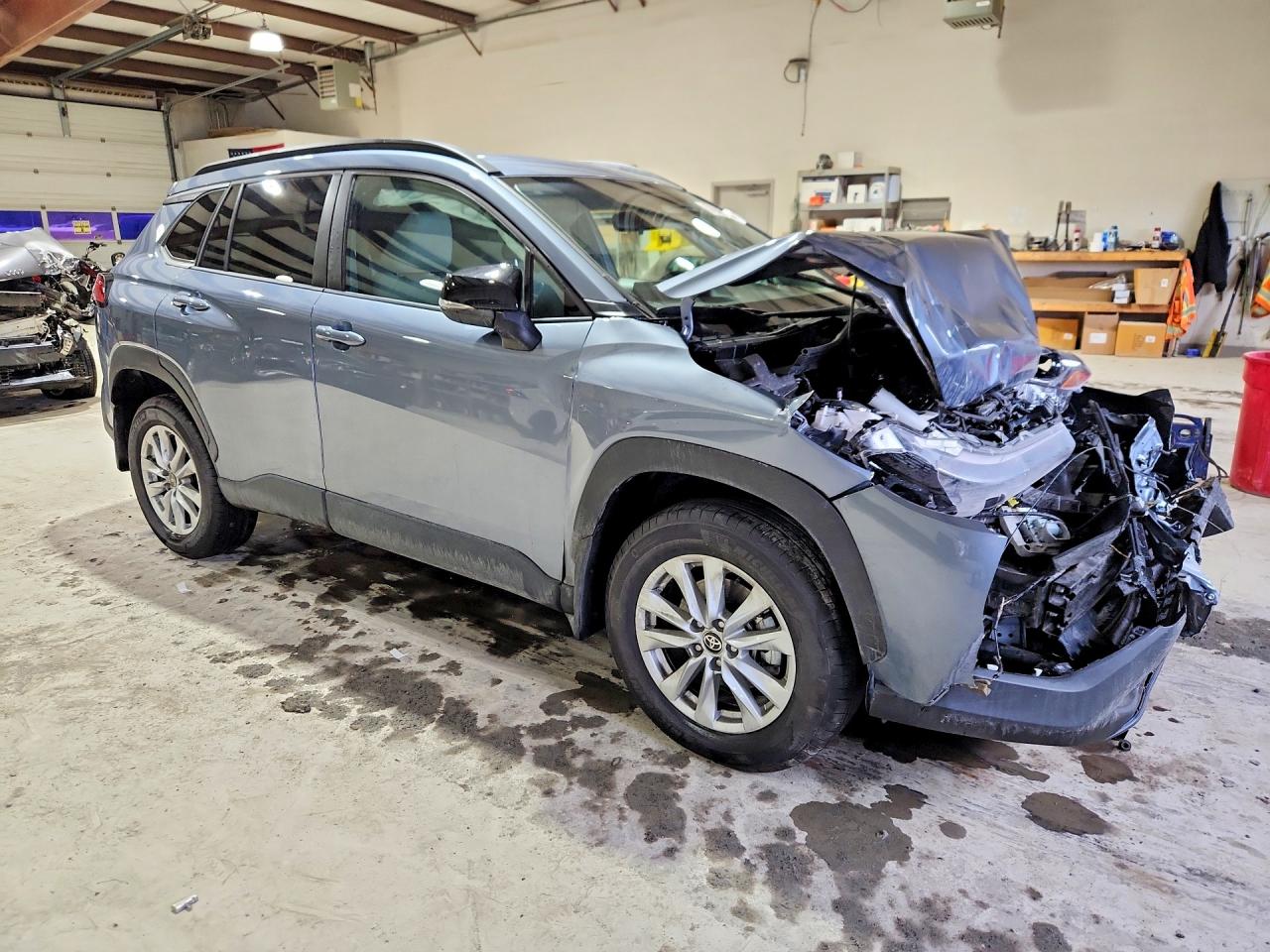2025 TOYOTA COROLLA CROSS LE photo 7