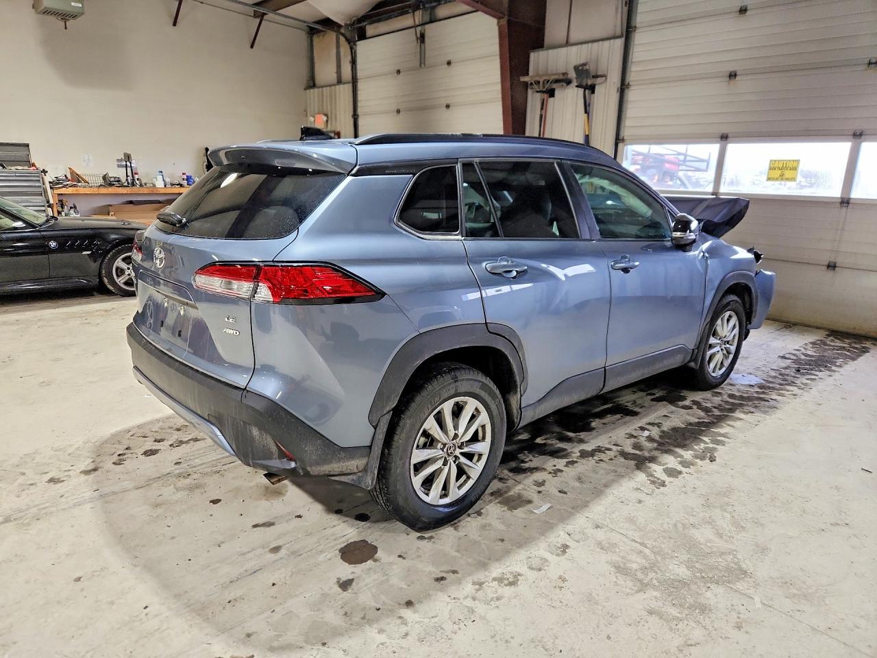 2025 TOYOTA COROLLA CROSS LE photo 5
