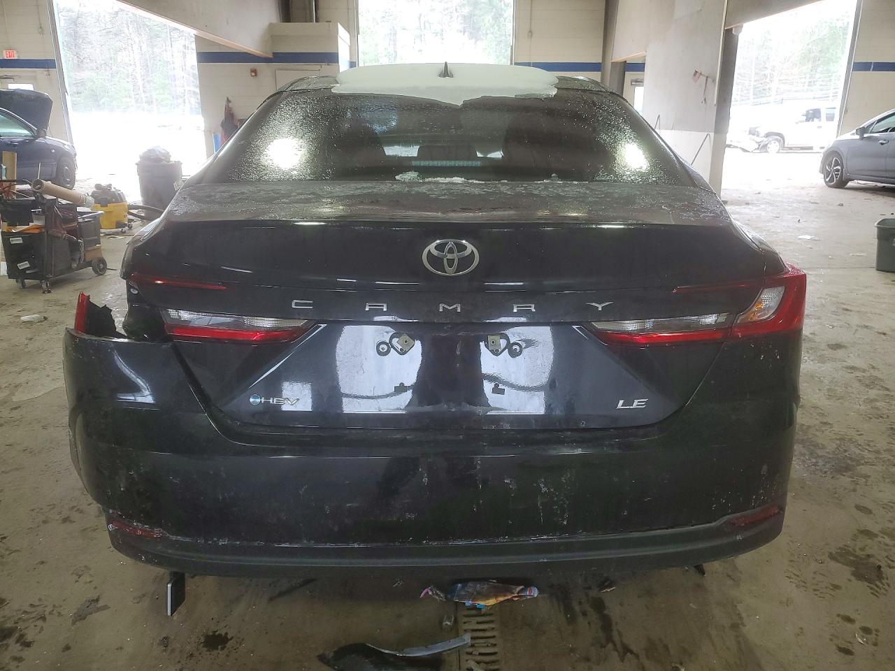 2025 TOYOTA CAMRY XSE photo 6