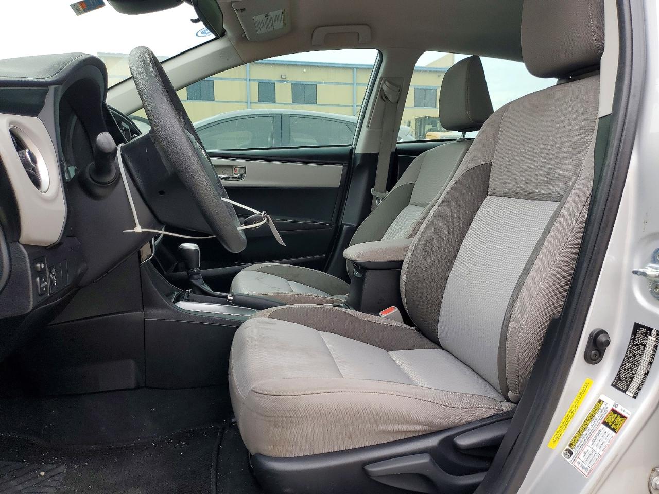 2017 TOYOTA COROLLA L photo 13