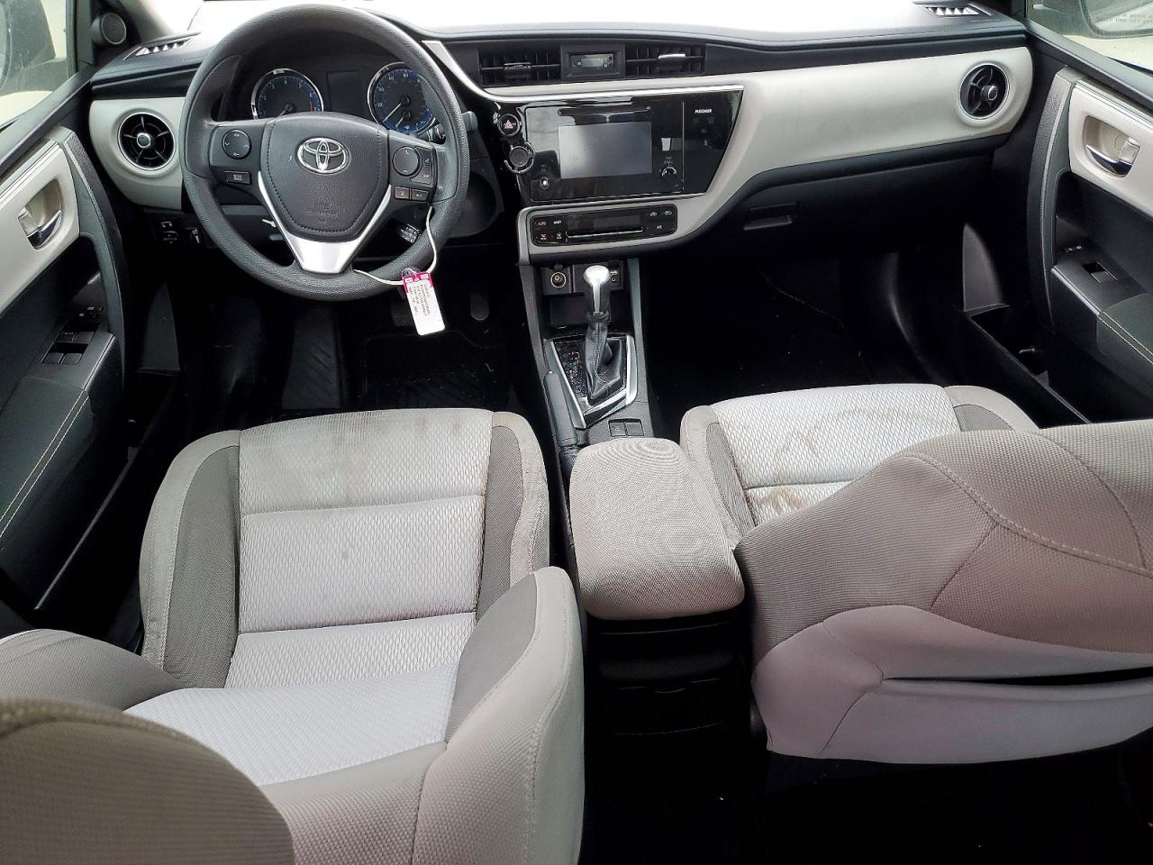 2017 TOYOTA COROLLA L photo 15