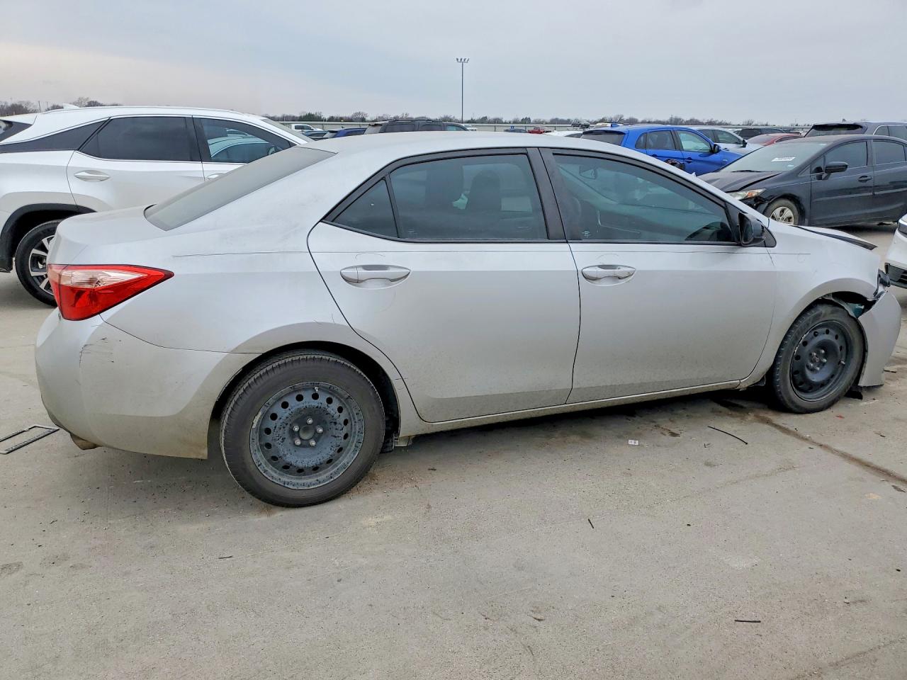 2017 TOYOTA COROLLA L photo 5