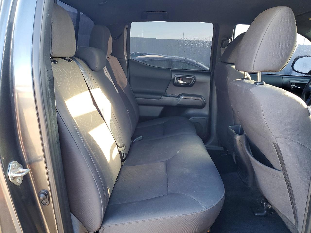 2019 TOYOTA TACOMA TRD SPORT photo 28