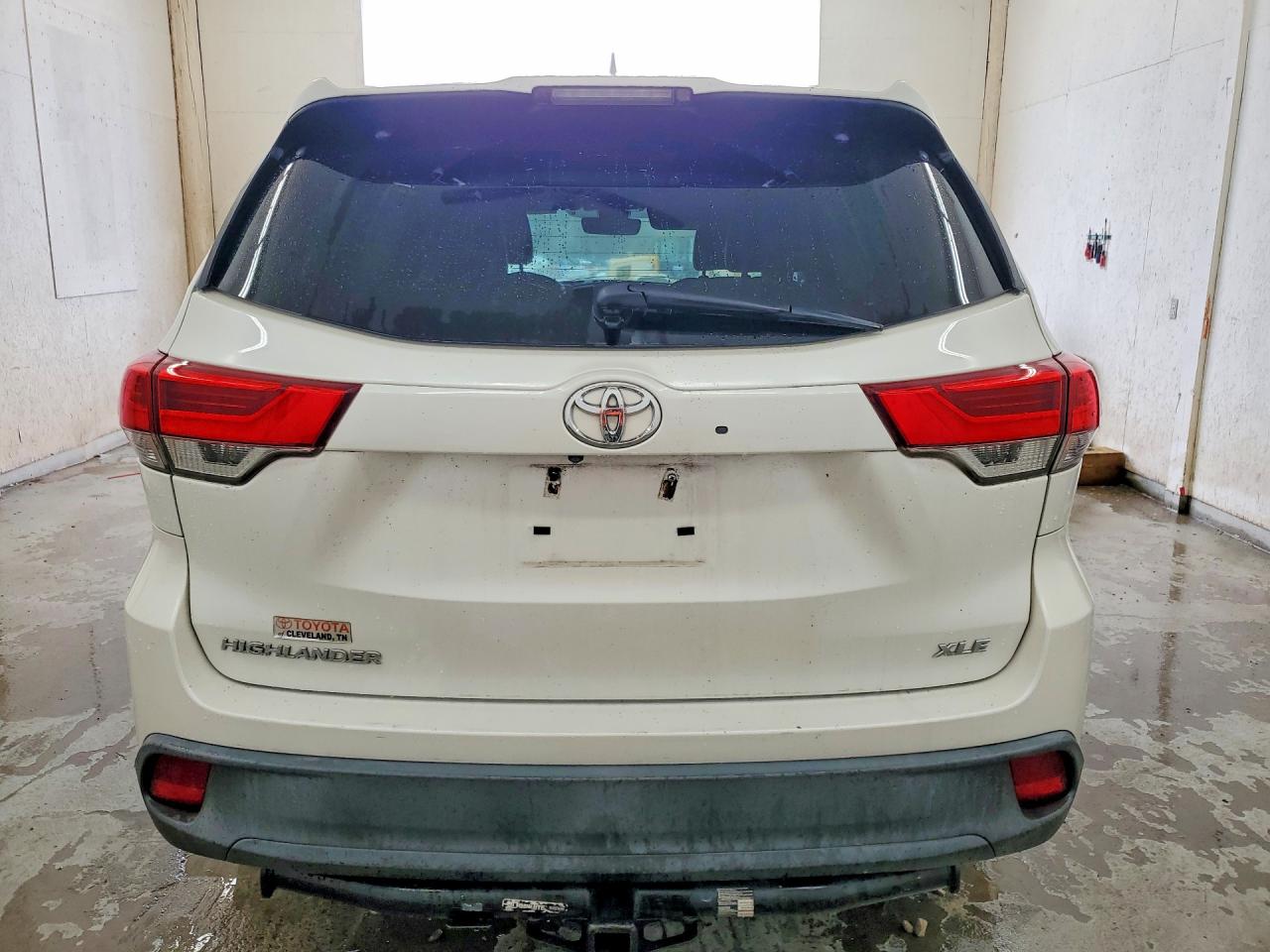 2017 TOYOTA HIGHLANDER XLE photo 6