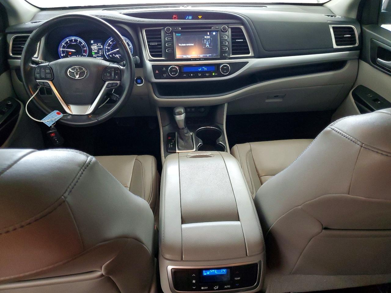 2017 TOYOTA HIGHLANDER XLE photo 8