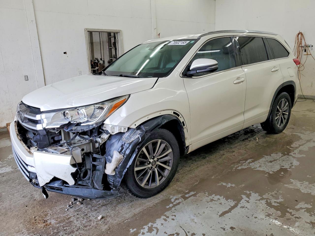 2017 TOYOTA HIGHLANDER
