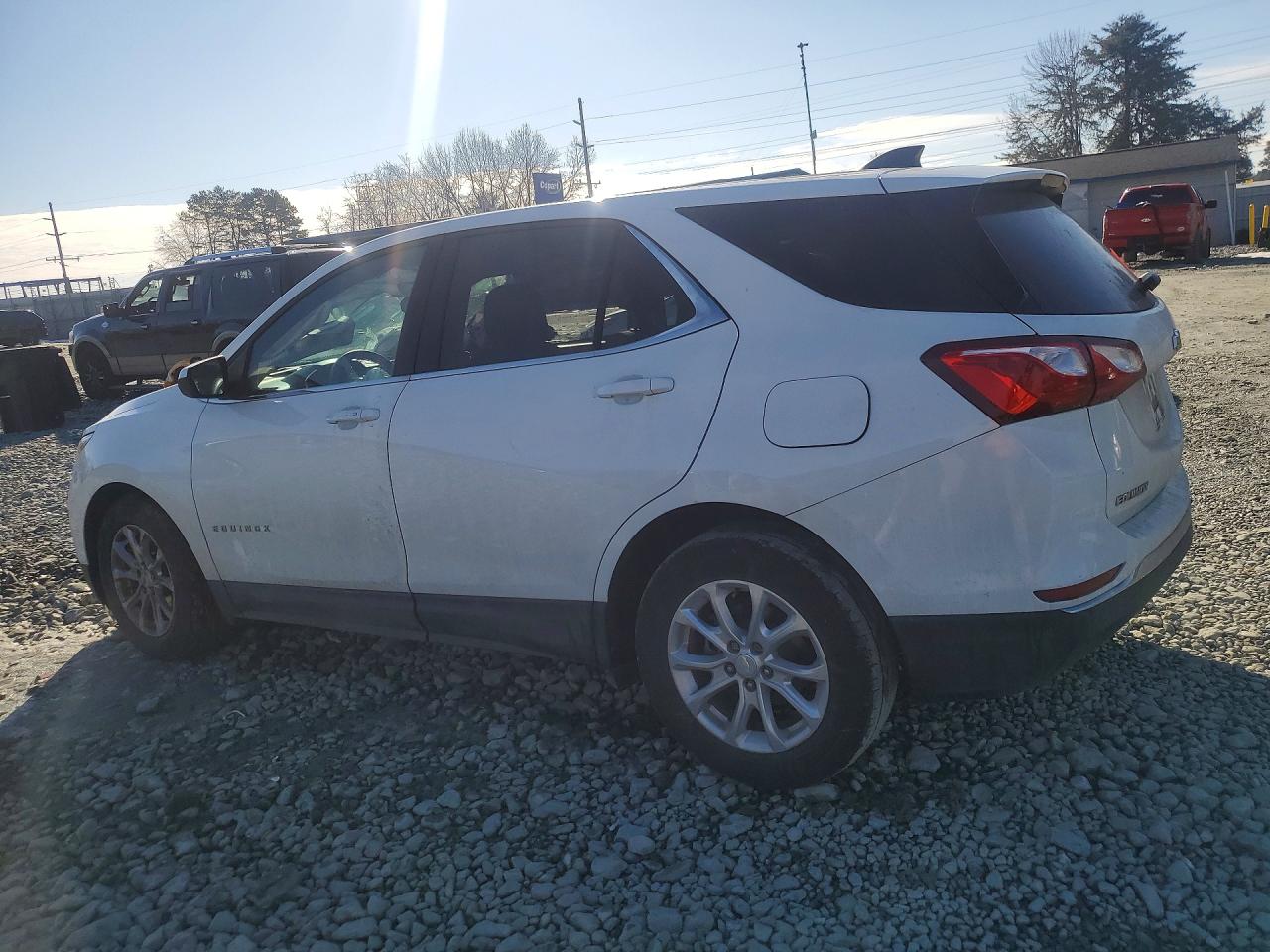 2020 CHEVROLET EQUINOX LT photo 2