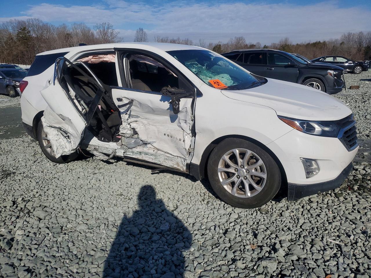 2020 CHEVROLET EQUINOX LT photo 4