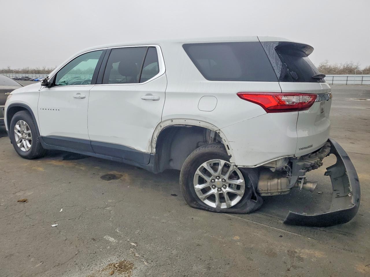 2019 CHEVROLET TRAVERSE LS photo 3