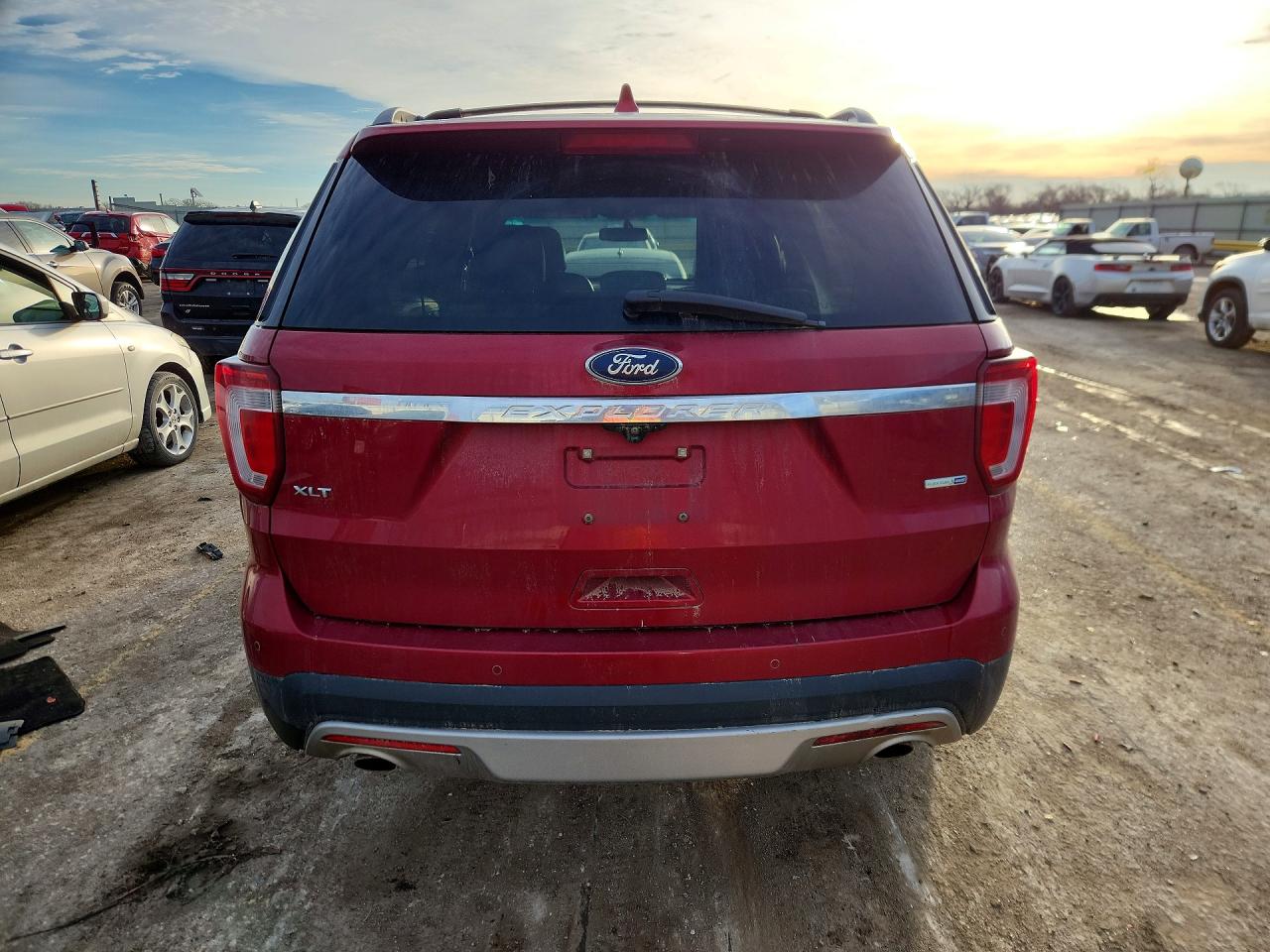 2016 FORD EXPLORER XLT photo 11