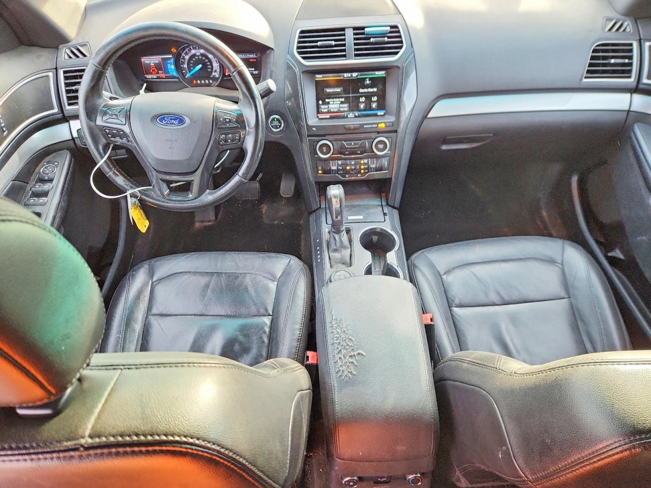 2016 FORD EXPLORER XLT photo 15