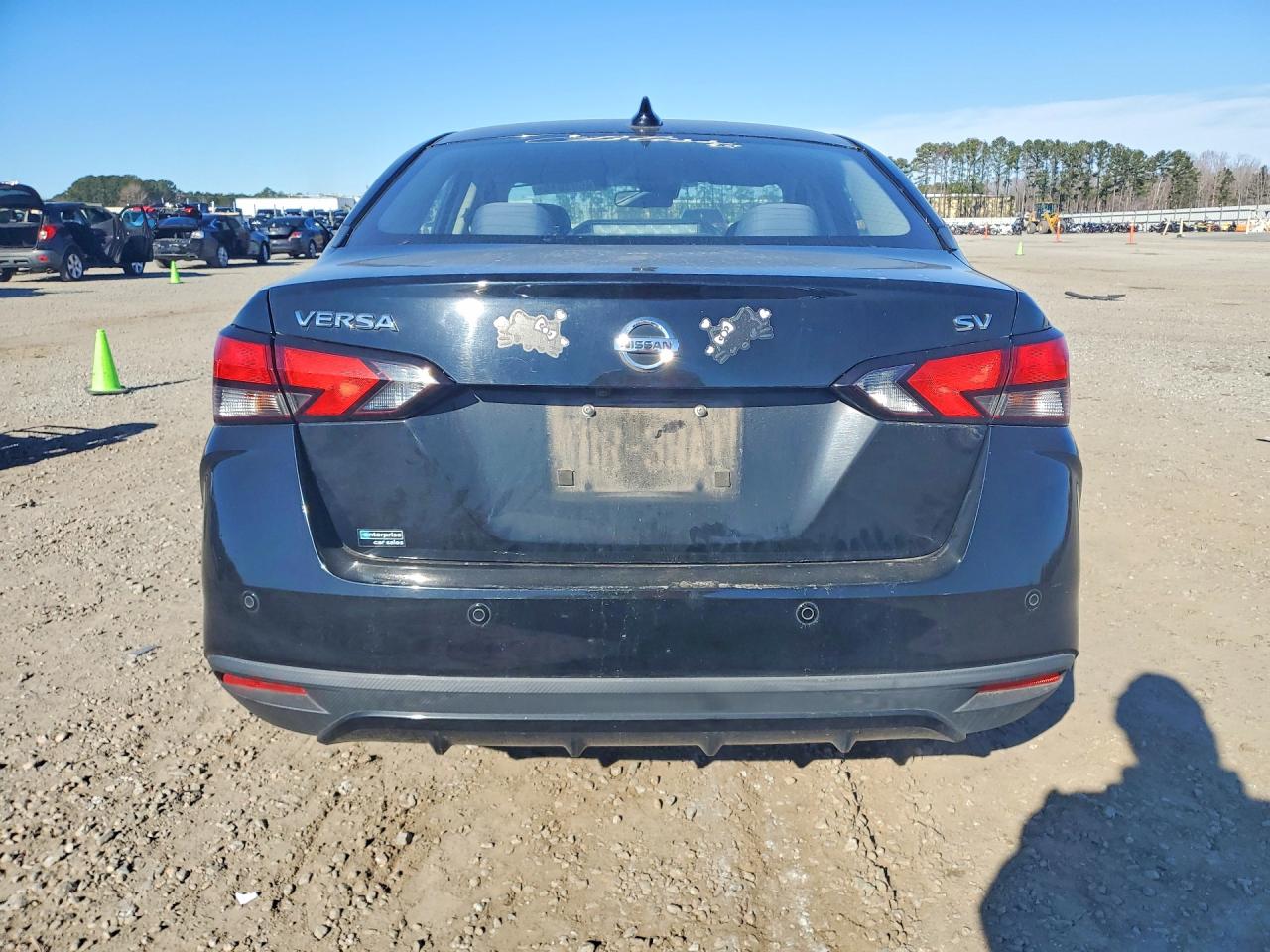 2020 NISSAN VERSA SV photo 11