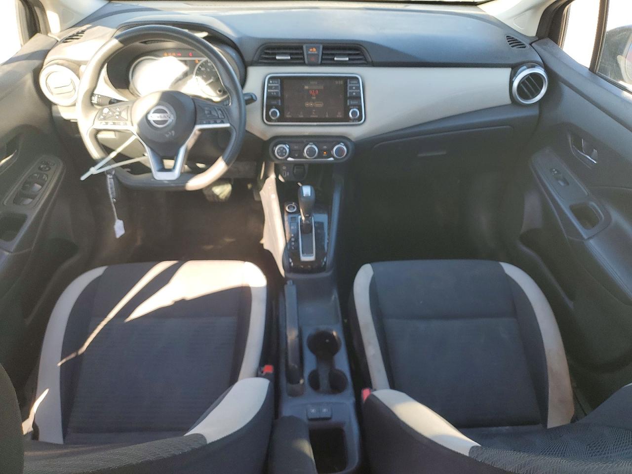 2020 NISSAN VERSA SV photo 15