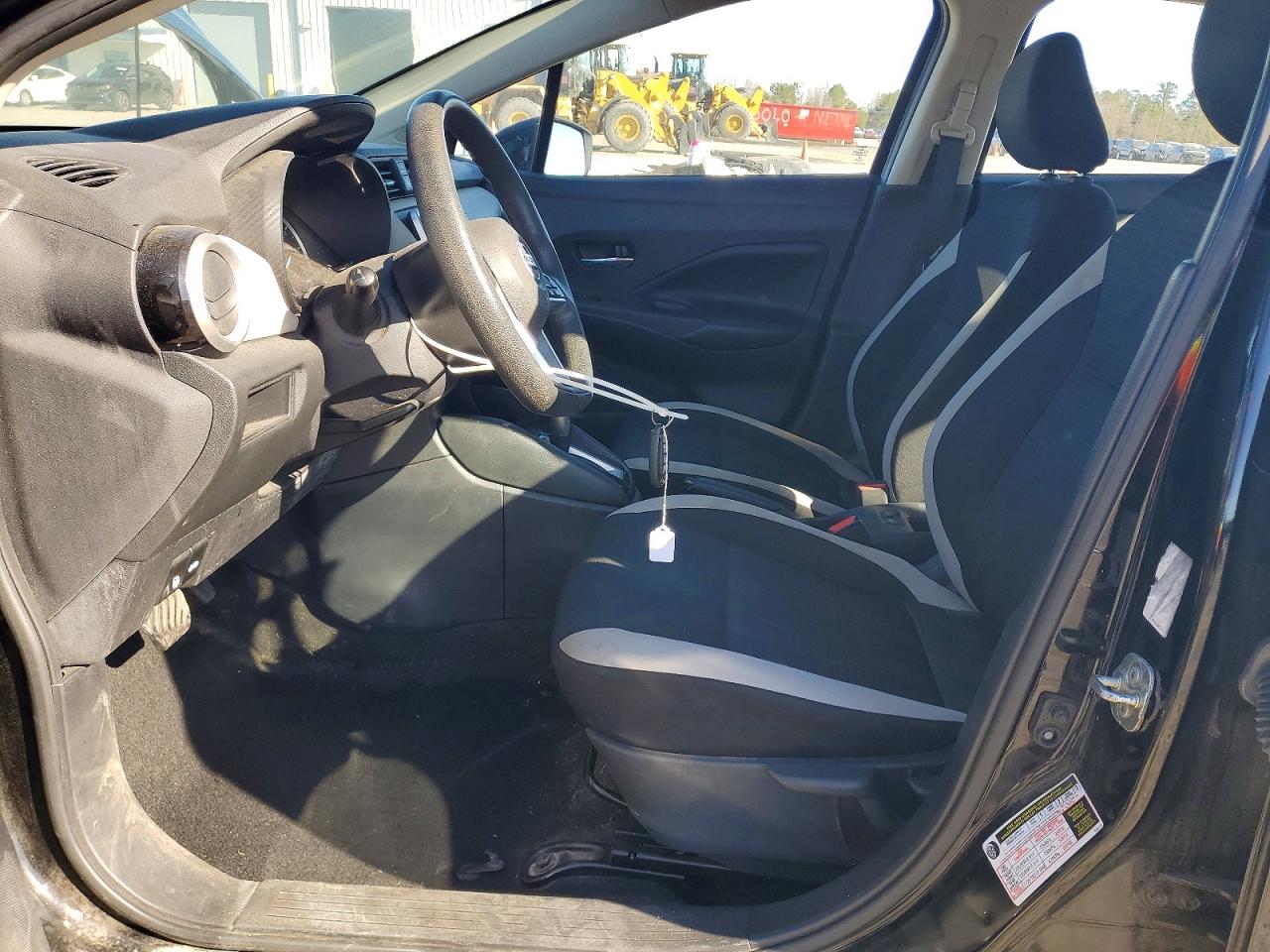 2020 NISSAN VERSA SV photo 13
