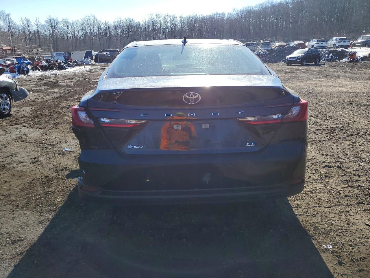 2025 TOYOTA CAMRY LE photo 6