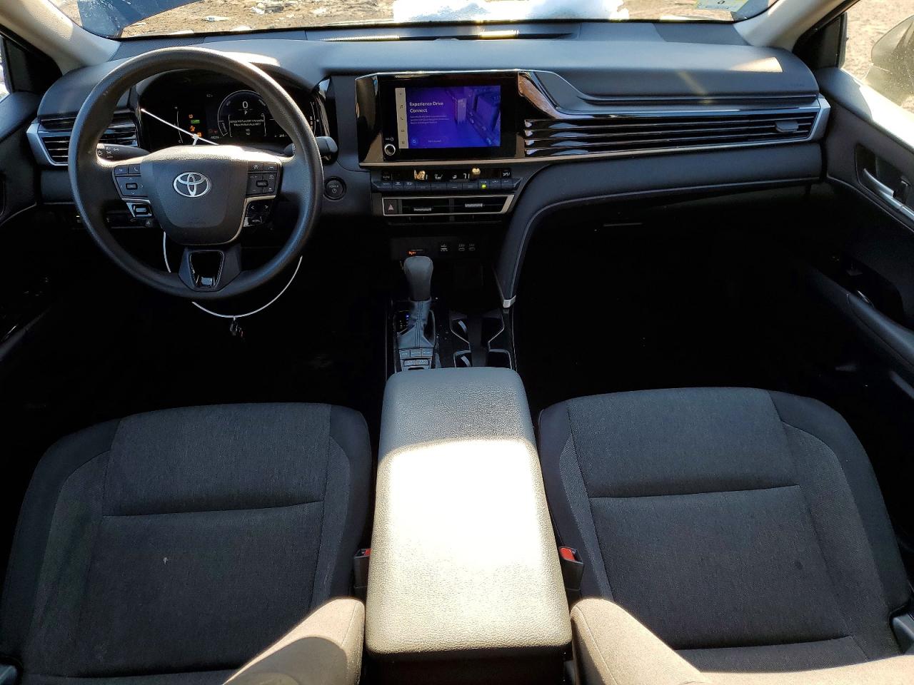 2025 TOYOTA CAMRY LE photo 8