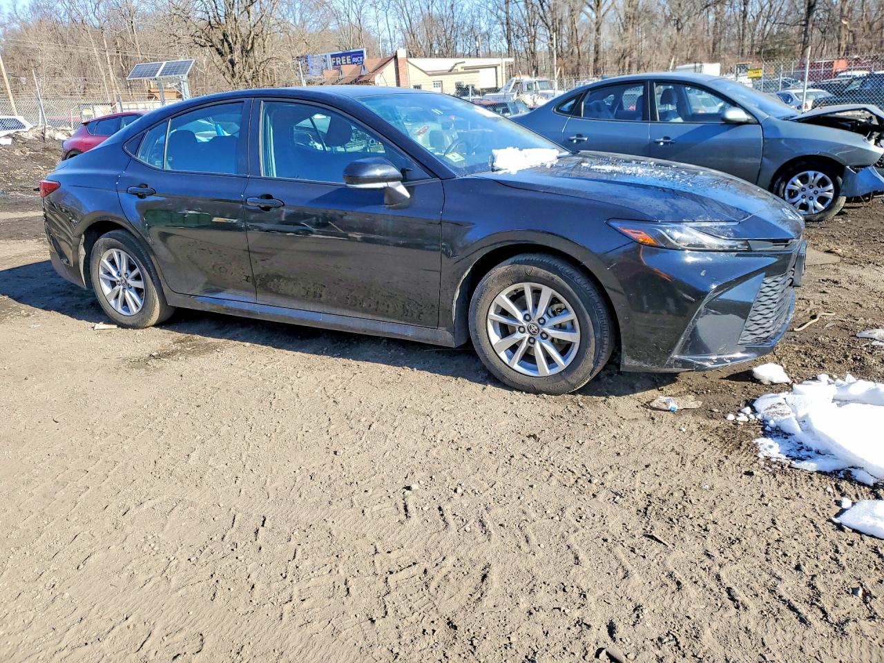 2025 TOYOTA CAMRY LE photo 4