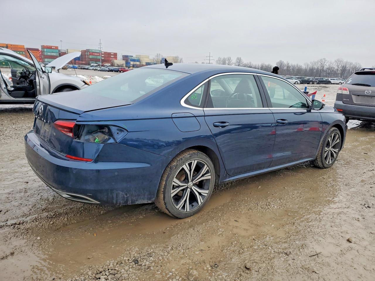 2020 VOLKSWAGEN PASSAT SEL photo 3