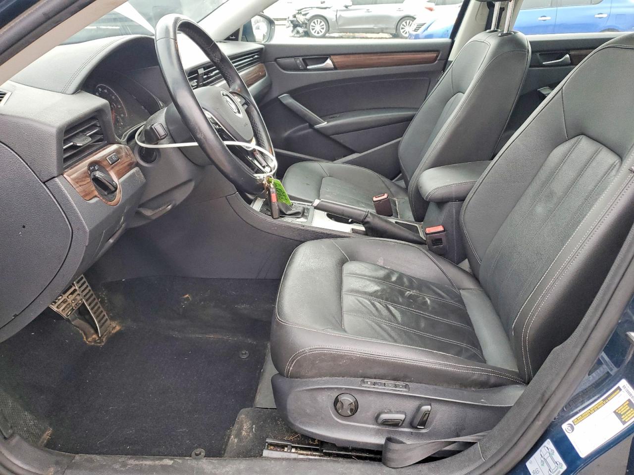 2020 VOLKSWAGEN PASSAT SEL photo 7
