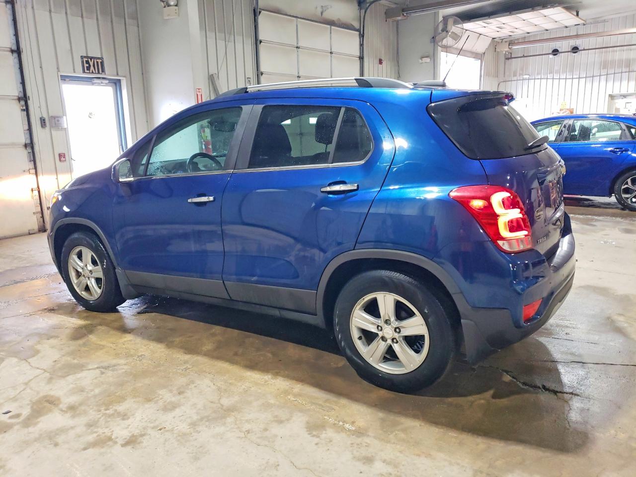 2019 CHEVROLET TRAX 1LT photo 2