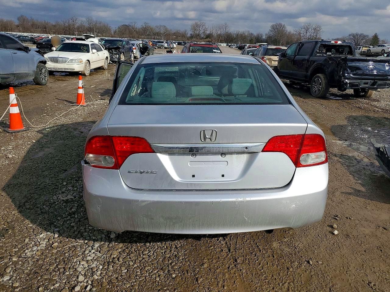 2010 HONDA CIVIC LX photo 11
